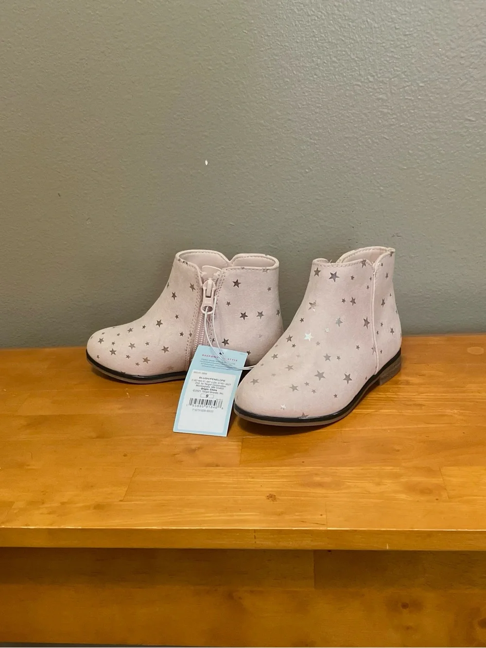 Cat & Jack Penelope Ankle Boots, Blush with Silver Stars - Size 9T (NEW w/Tags)